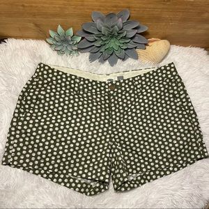 Old Navy seashell shorts olive green SZ4